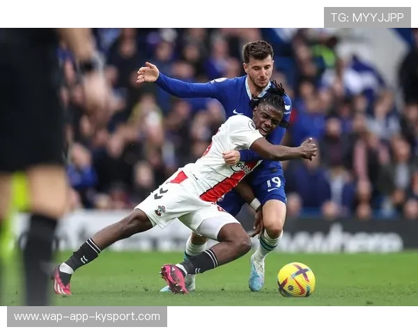 切尔西前场多线推进让空间不断被拉开 切尔西前场多线推进让空间不断被拉开