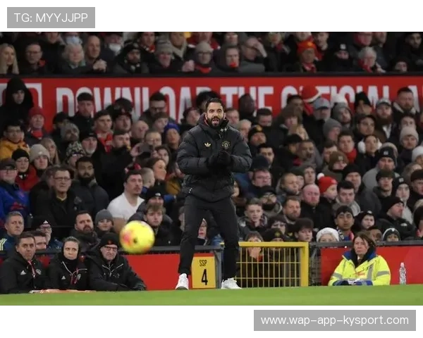 曼联争夺英超冠军，卡里克带领红魔迎战热刺